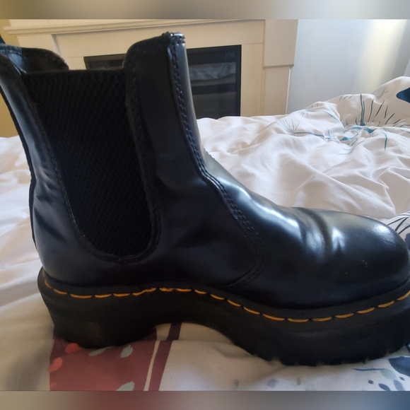 Dr. Martens boots - Picture 2 of 4